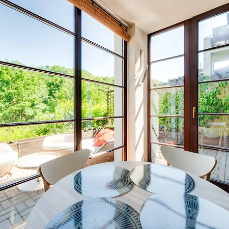 Appartement Rainbow With Terrace By Oneapartments
